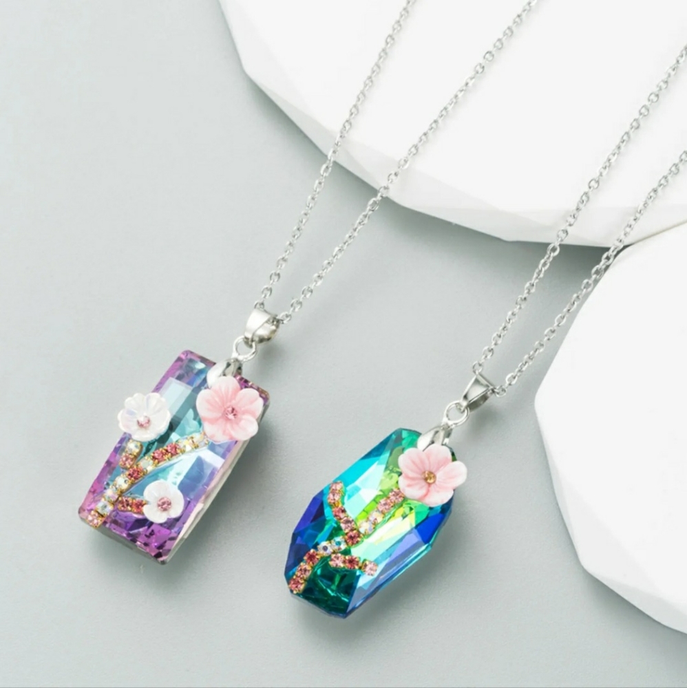 Iridescent Flower Necklace Rhinestones Blue/Green & Alloy Plating - Picture 10 of 12